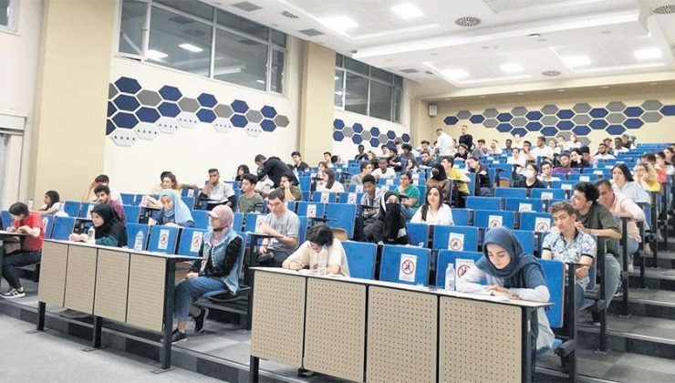 Çifte vatandaşların üniversite kurnazlığı! Şipşak öğrencilik