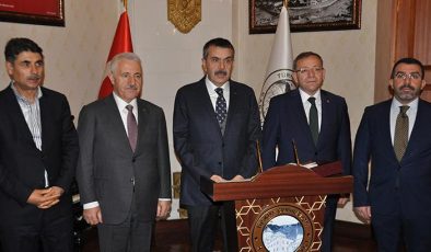 ‘Eğitime destek olacak başkan seçerseniz çocuğunuzun geleceğinizi kurtarmış olursunuz’