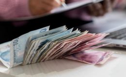 Mevduat faizlerinde yükseliş hız kesmiyor! Önemli bir eşik daha aşıldı: Aylık getiri 45 bin TL oldu